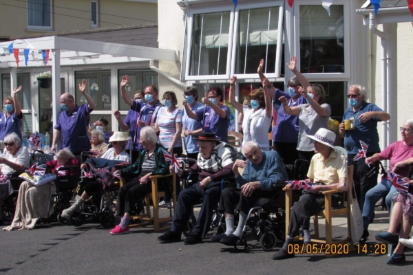 Bluebell House - VE Day Driveby!